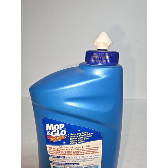 Vintage Mop & Glo Floor Shine Cleaner Movie Prop 1 Quart Bottle 32oz - Picture 3 of 4
